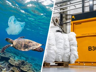 Havskildpadde og plast i havet vs Bramidan ballepresser og komprimeret plast til genanvendelse